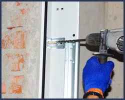 Neighborhood Garage Door Coral Springs, FL 954-960-6489 - side-door-repair-t-22-gr-23m